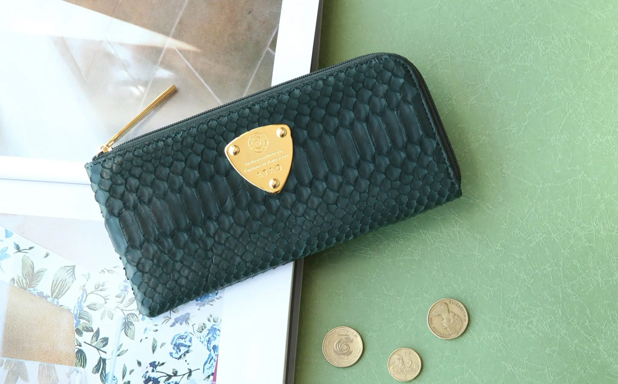 22年 お財布の使い始めにぴったりな開運吉日カレンダー お金に愛されるお財布の選び方 使い始めのマナーとお作法 運気アップのおすすめ開運財布15選 素敵なバッグと財布の図鑑 22年 お財布の使い始めにぴったりな開運吉日カレンダー お金に愛されるお財布の選び方 使い始めのマナーとお作法 運気アップのおすすめ開運財布15選 素敵なバッグと財布の図鑑