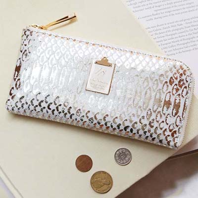 30代の女性向けおすすめ財布｜HerSchedule（ハースケジュール） Luxury Python ラグジュアリーパイソン