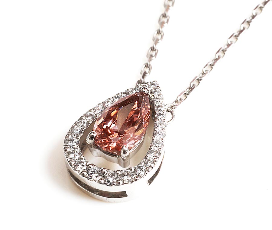 スイートテンダイヤモンドで定番人気のダイヤモンドジュエリーの贈り物をご紹介