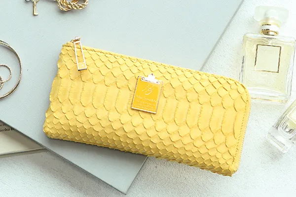 黄色の財布の風水的な意味は?